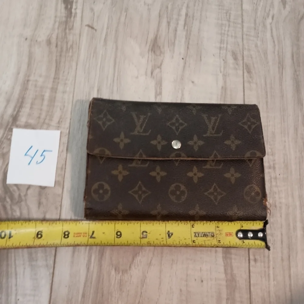 Louis Vuitton Monogram Sarah Long Trifold Wallet